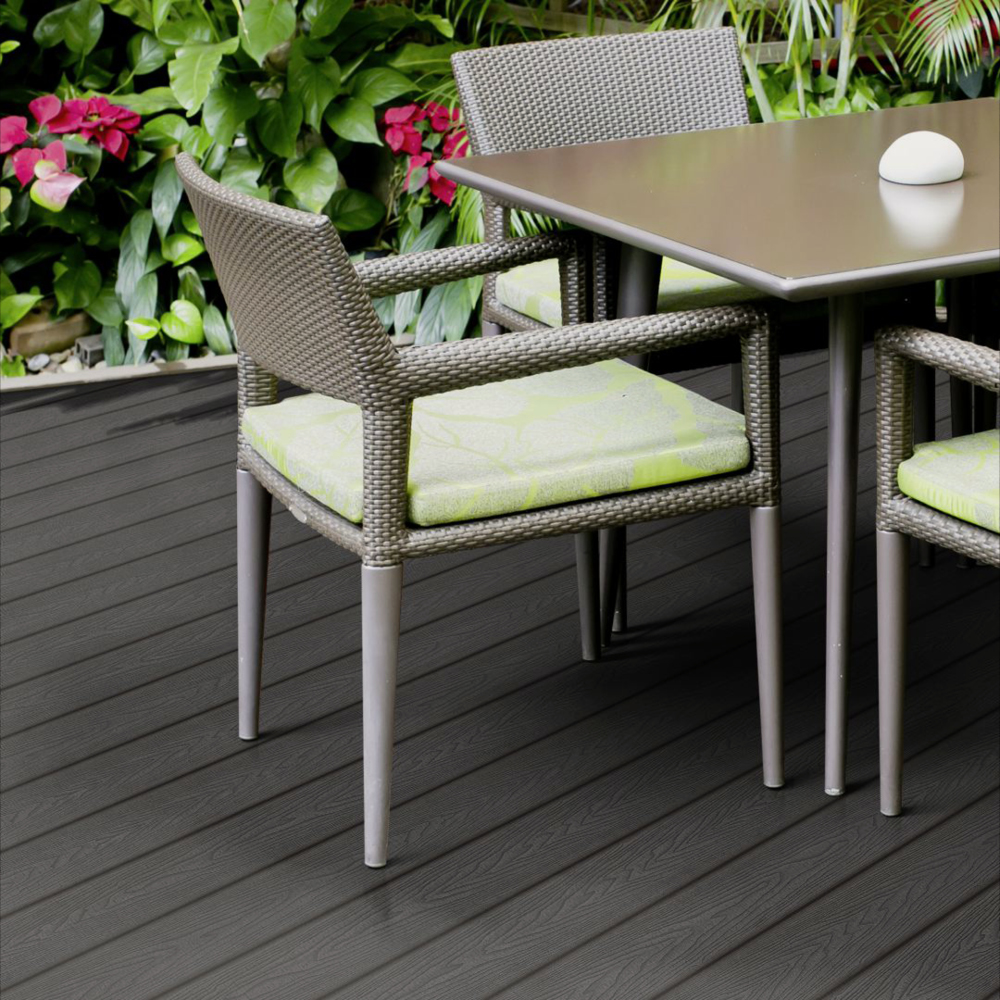 Terrassendiele SOLID sägerau fein/grob dunkelgrau – Bild 2