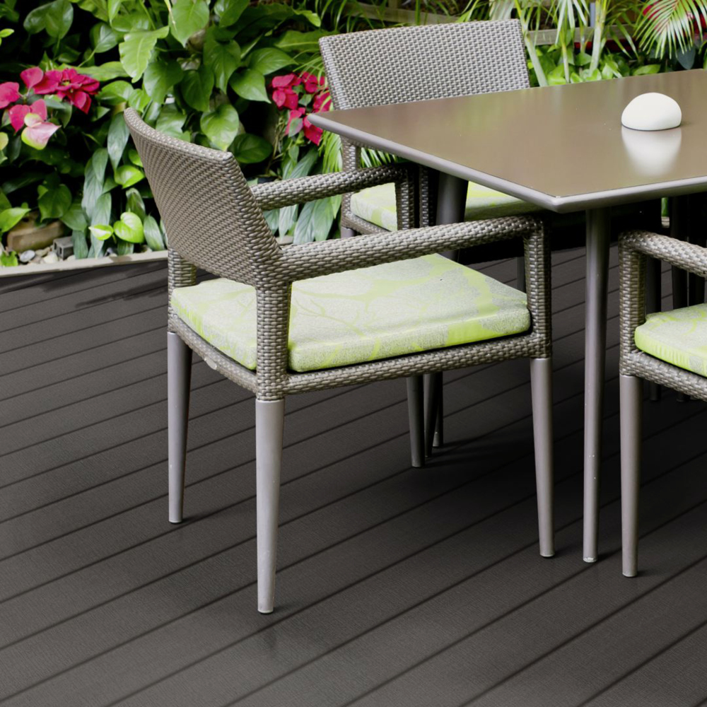Terrassendiele SOLID sägerau fein/grob dunkelgrau – Bild 4